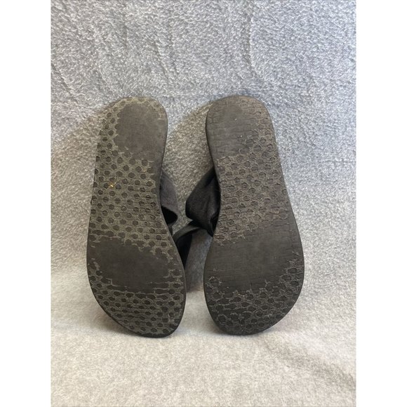 SANUK Women Sz 9 Lot Of 2 Black White Striped Cloth Straps Flat SANDALS Slip On - Picture 12 of 12